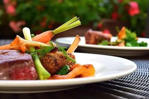 怀孕人梦见给别人吃瓜,瓜果飘香，寓意何在？