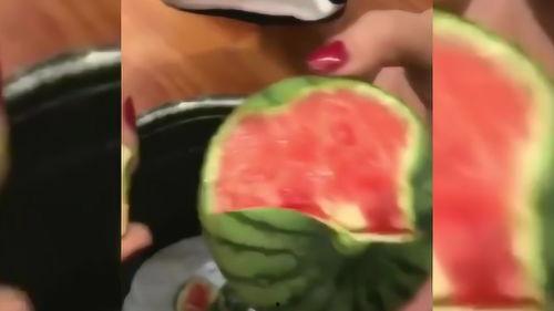 小瓜咋剥皮吃,轻松解锁夏日清新美味